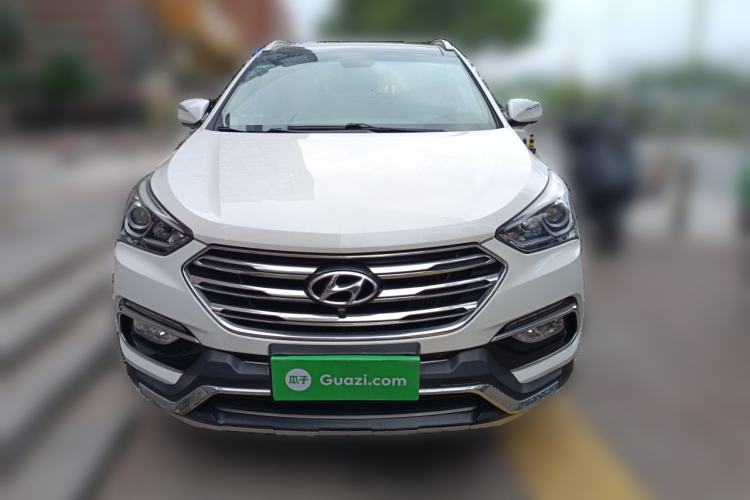 Used Hyundai Santa Fe 2017 2.0T Automatic Two-Wheel Drive Smart Version 7 Seats
