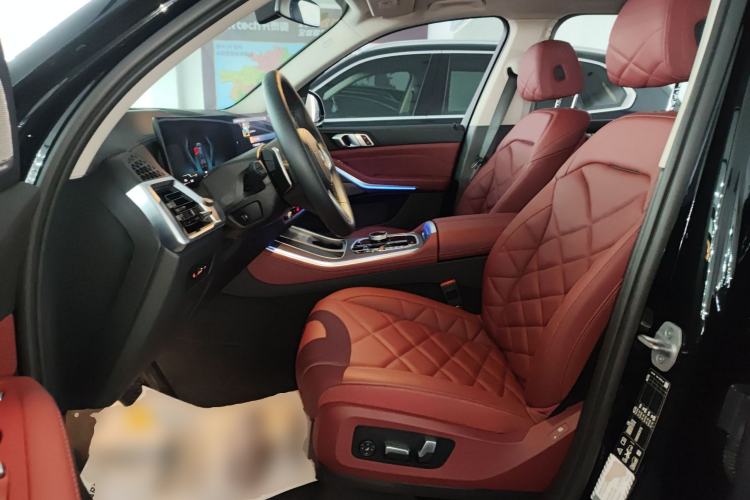 Used BMW X5 2023 xDrive 30Li Luxury M Sport Night Edition Package Left Front Seat