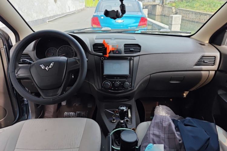 Used Wuling Hongguang 2013 1.5L Base Version Center Console
