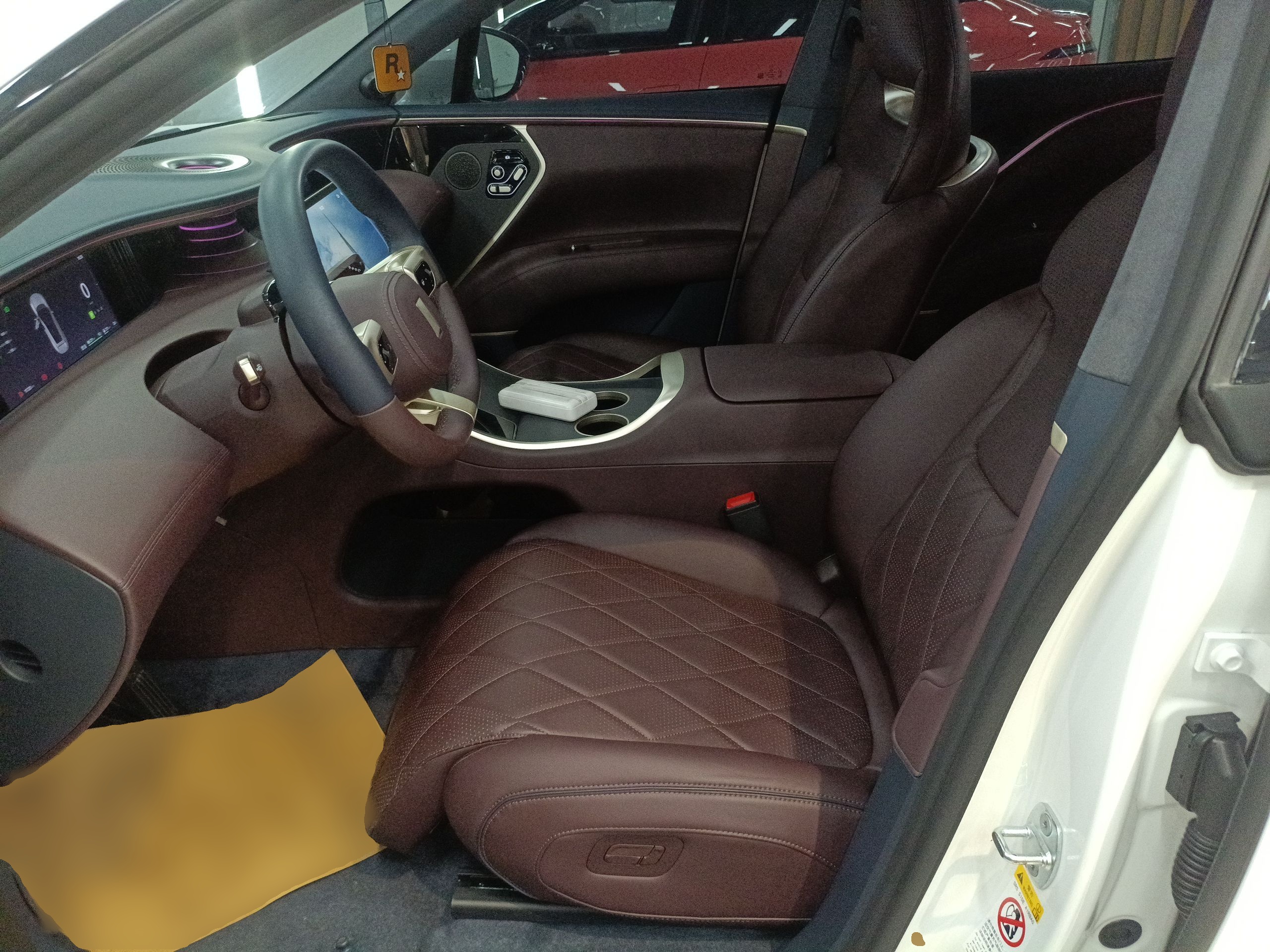 Переднее сиденье в автомобиле