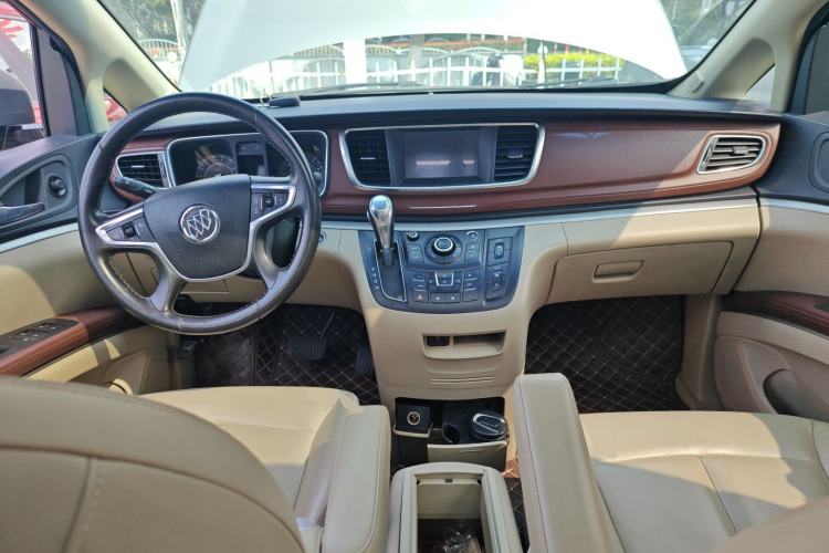 Used Buick GL8 2018 28T Luxury Model China VI Standard Center Console