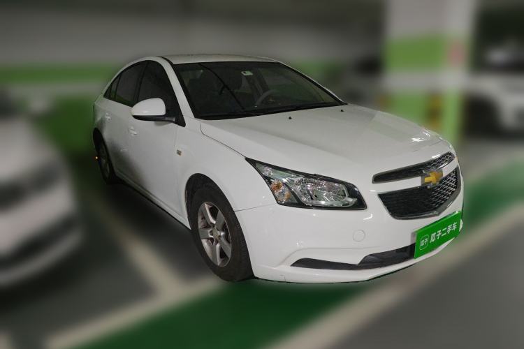Used Chevrolet Cruze 2015 1.5L Classic SL MT Front Right 45 Deg