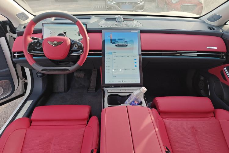 Used Yuanhang Y6 2024 720 km Rear-Drive Luxury Version
