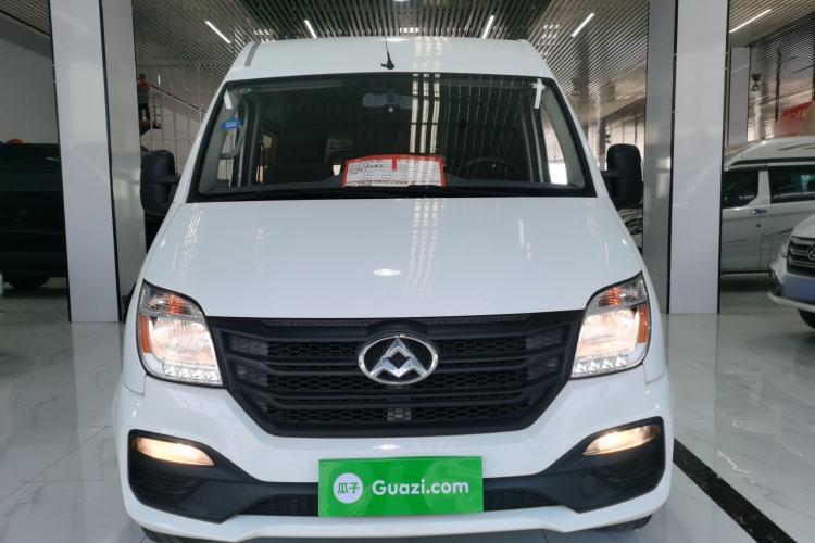 Used SAIC MAXUS Xintu V80 2018 2.5T AMT Aoyuntong Long Wheelbase Mid-Roof 7/10-Seater Front