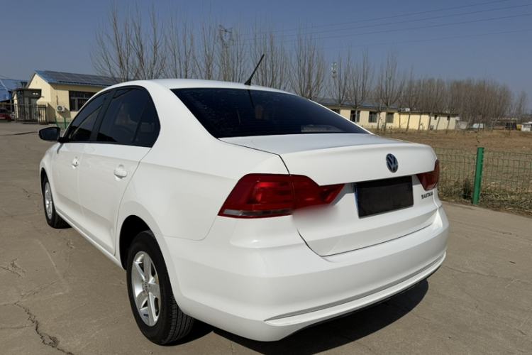 Used Volkswagen Santana 2016 1.4L Manual Fashion Edition Exterior 3