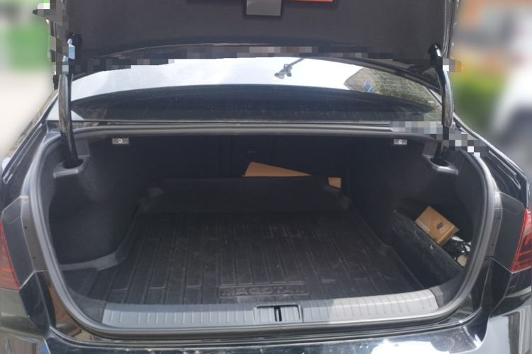 Used Volkswagen Magotan 2023 2 Million Units Commemorative Edition 330TSI DSG Luxury Version Trunk