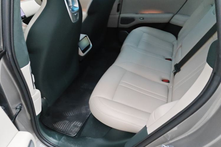 Used Xiaomi Auto YU7 2025 Ultra-Long Range High-Performance All-Wheel-Drive Max Edition Left Rear Seat
