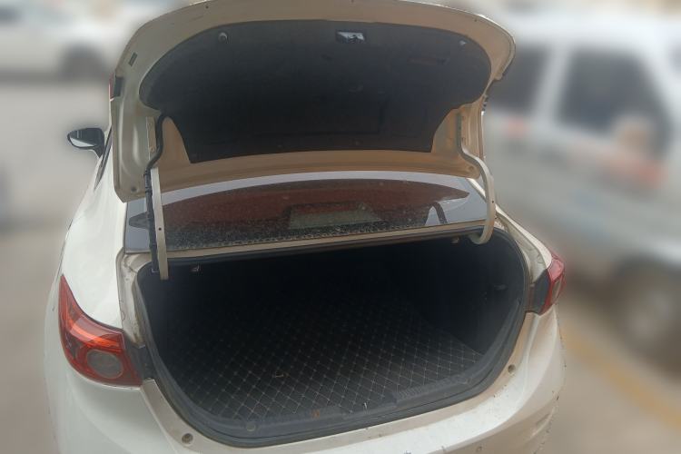 Used Mazda 3 Axela 2017 Sedan 1.5L Automatic Luxury Model Emission Standard China V Trunk