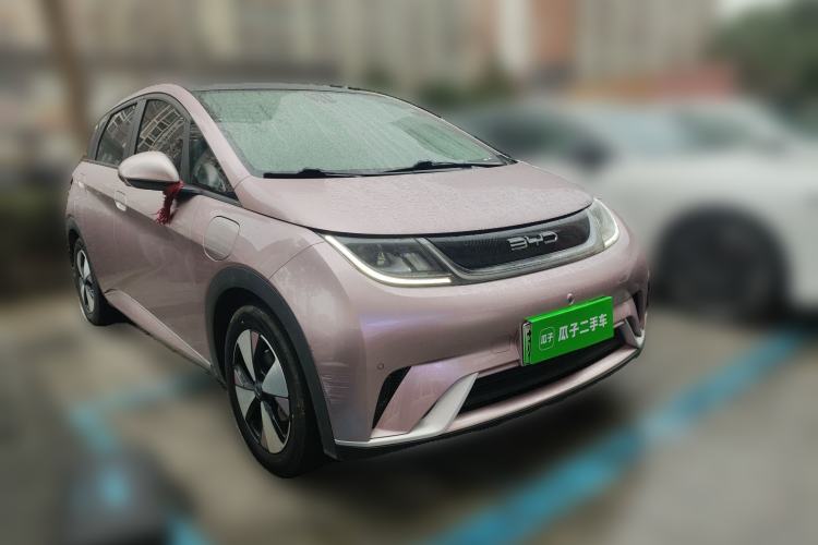 Used BYD Dolphin 2023 420 km Fashion Edition Front Right 45 Deg