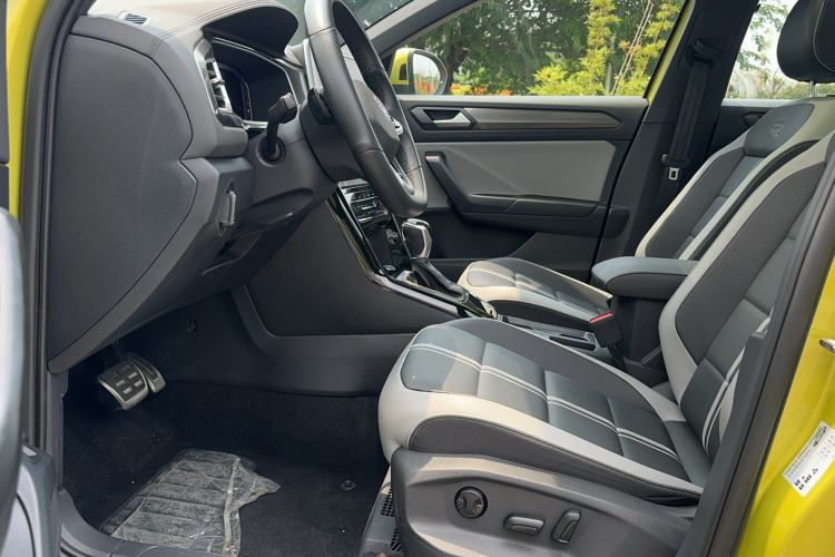 Used Volkswagen T-ROC 2023 300TSI DSG Two-Wheel Drive Starlight Edition Interior 4