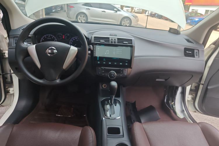 Used Nissan Tiida 2014 1.6L CVT Cool Cafe Edition
