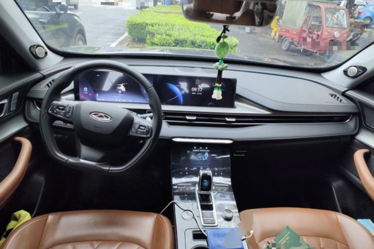 Used Chery Tiggo 8 PLUS 2022 290TGDI DCT Luxury Edition+ Center Console