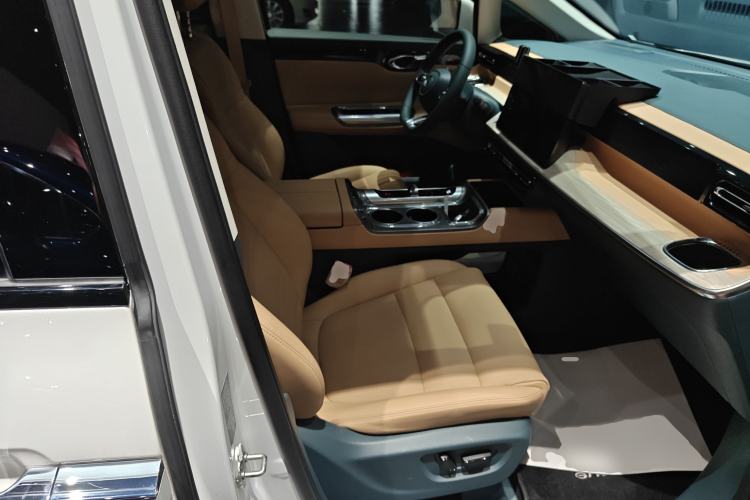 Used GAC Trumpchi Trumpchi E8 2024 Honor Series 2.0L Honor Edition