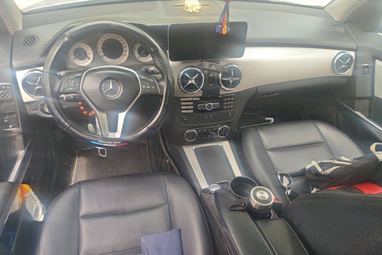 Used Mercedes-Benz GLK-Class 2013 GLK 300 4MATIC Fashion Model Center Console