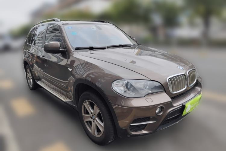 Used BMW X5 2013 xDrive35i Leading Model Front Right 45 Deg