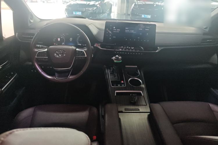 Used Toyota SIENNA 2023 2.5L Hybrid Platinum Edition
