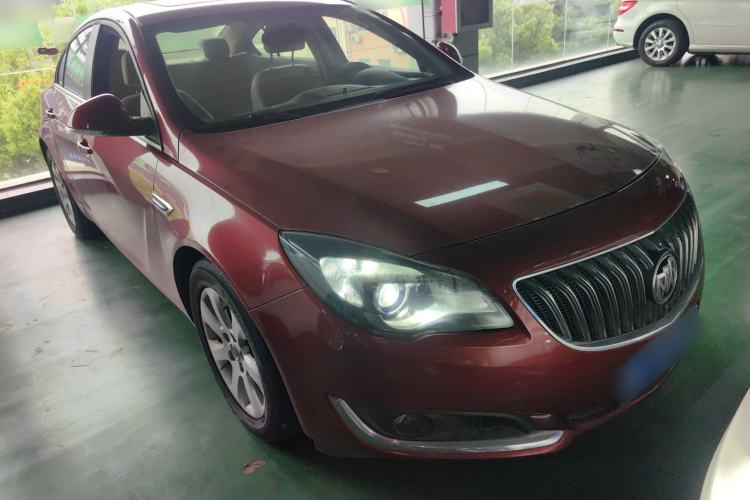 Used Buick Regal 2014 2.0L Leading Fashion Edition Front Right 45 Deg