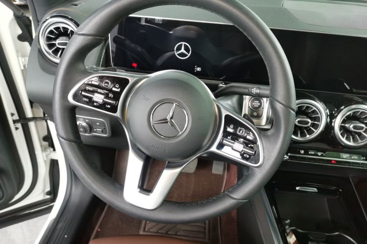 Used Mercedes-Benz GLB 2020 GLB 200 Stylish Edition Steering Wheel