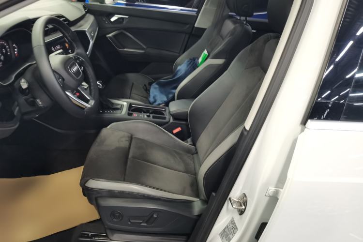 Used Audi Q3 2022 35 TFSI Progressive Dynamic Edition
