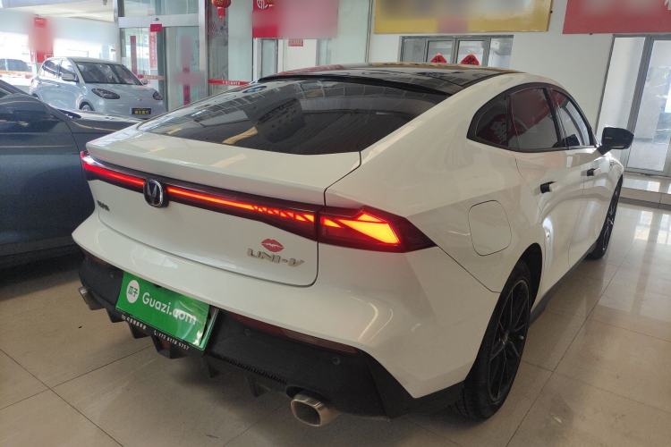 Used CHANGAN UNI-V iDD 2023 ZhiDian iDD 1.5T 113km Smart & Fun Version
