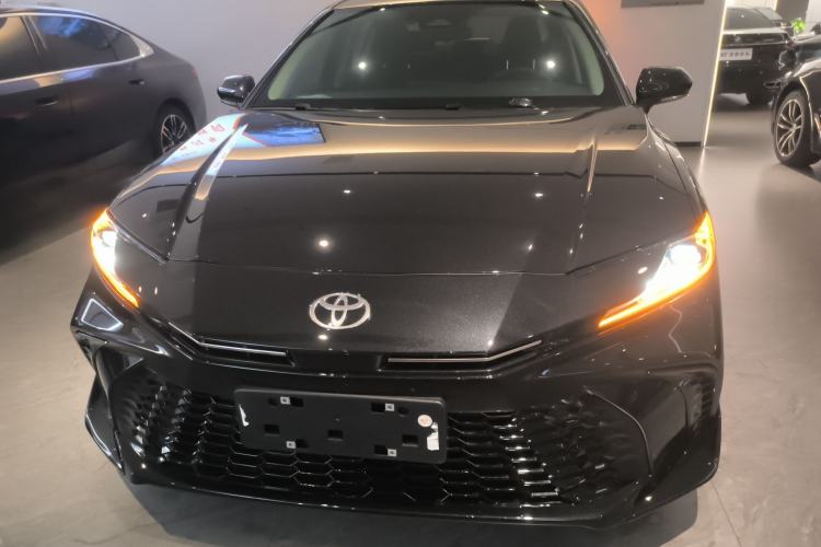 Used Toyota Camry 2026 Model Dual-Engine 2.0HSE Sport Lite Edition
