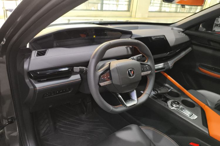 Used Changan UNI-V iDD 2023 ZhiDian iDD 1.5T 113km ZhiKu Model
