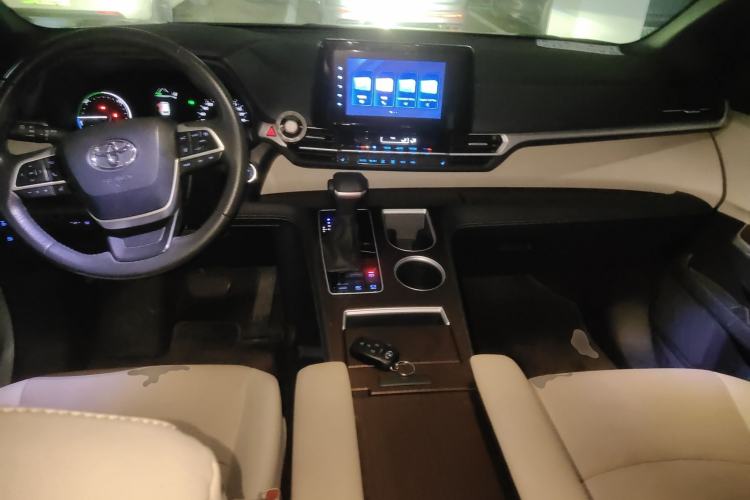 Used Toyota SIENNA 2021 2.5L Hybrid Luxury Edition Center Console