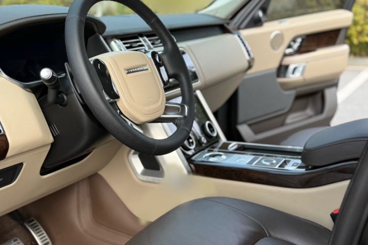 Used Land Rover Range 2021 3.0 L6 Centennial Edition Interior 4