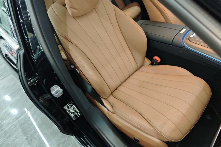Used Mercedes-Benz E-Class New Energy 2024 E 350 e L Plug-in Hybrid Sedan Right Front Seat