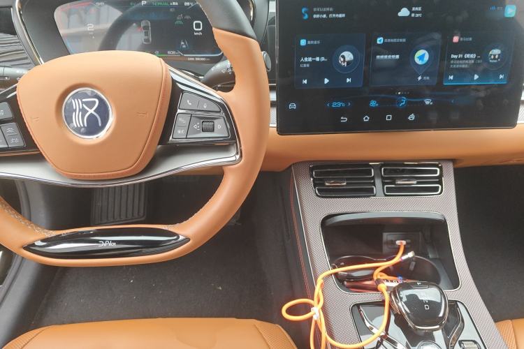 Used BYD Han 2022 DM-i 242km Flagship Model Center Console