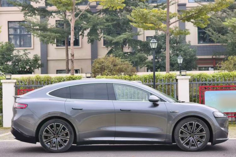 Used Hima Luxeed R7 2024 All-Electric 667 km Max
