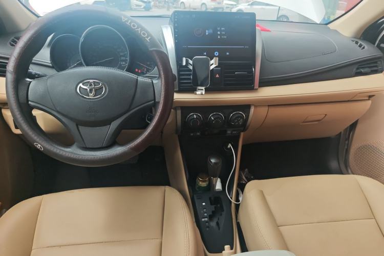 Used Toyota Vios 2016 1.5L Automatic ZhiZhen Xingyao Edition Center Console