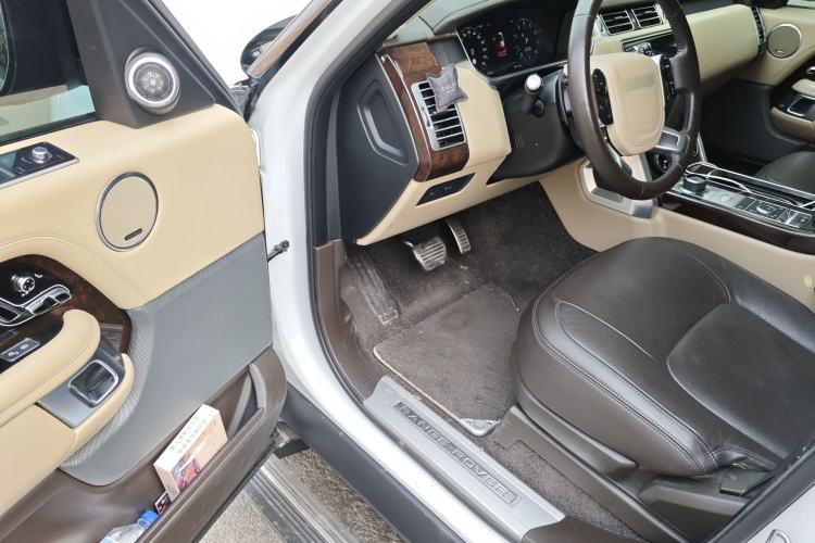 Used Land Rover Range 2021 3.0 L6 Century Extended Classic Edition Driver Seat