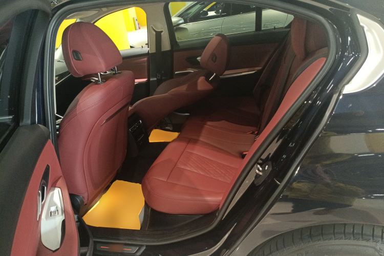 Used BMW i3 2024 eDrive 35 L