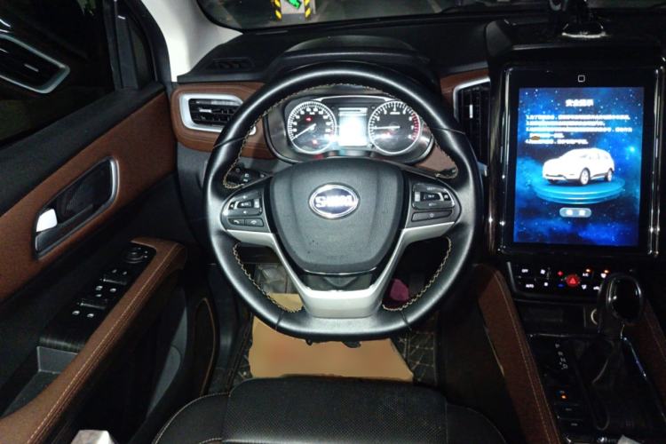 Used SWM X7 2017 1.5T Automatic Smart Enjoyment Version 7 Seats Steering Wheel