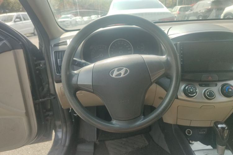 Used Hyundai Celesta 2011 1.6L Automatic Comfort Edition Steering Wheel