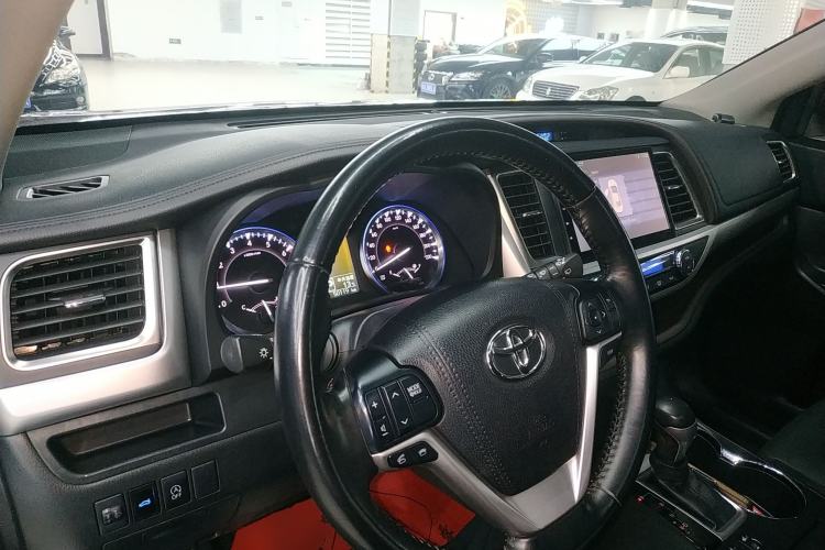 Used Toyota Highlander 2015 2.0T Two-Wheel Drive Luxury Edition 7 Seats