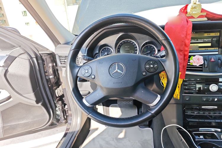 Used Mercedes-Benz E-Class 2011 E 300 L Fashion Prestige Model Steering Wheel