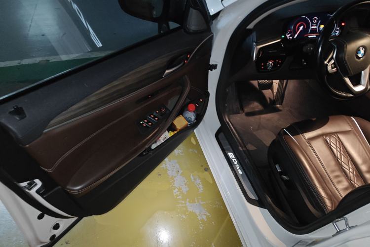 Used BMW 5 Series New Energy 2019 530Le Luxury Package Driver Seat