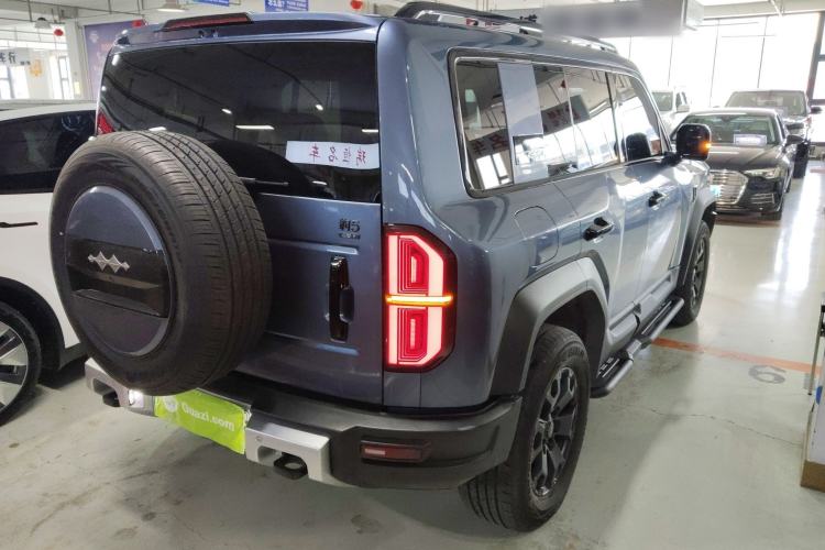 Used Formula Leopard 5 2023 Cloud Ride Flagship Edition Rear Right 45 Deg