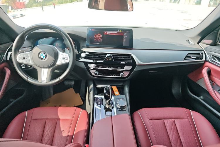 Used BMW 5 Series 2022 Second Facelift 530Li Leading Edition M Sport Package Center Console