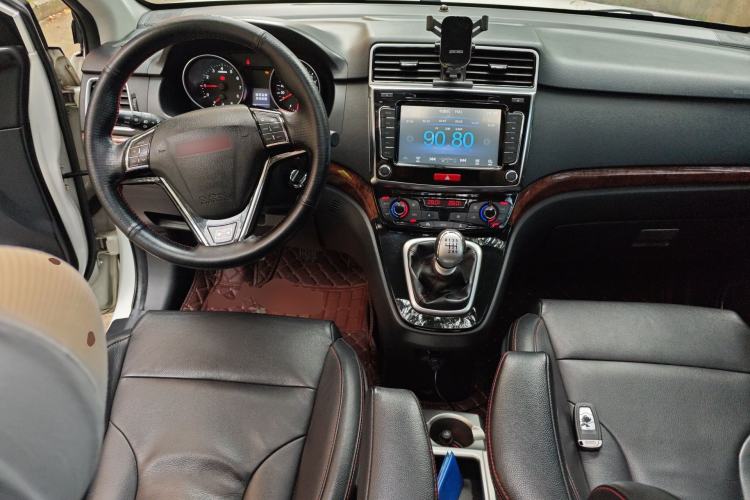 Used Haval H6 2014 Sport Version 1.5T Manual Two-Wheel Drive Elite Edition Center Console