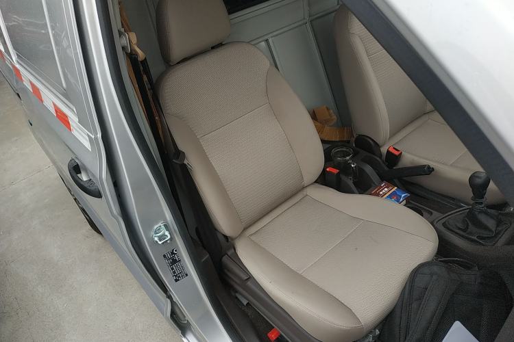 Used Wuling Hongguang V 2022 1.5L Jingqu Edition Enclosed-Window Vehicle with Electric Power Steering LAR
