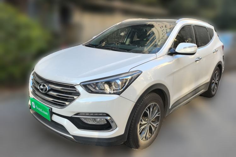 Used Hyundai Santa Fe 2017 2.0T Automatic Two-Wheel Drive Smart Version 7 Seats