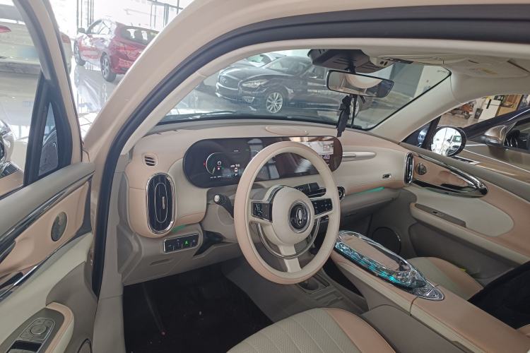 Used ORA Ballet Cat 2022 401 km Nutcracker Edition
