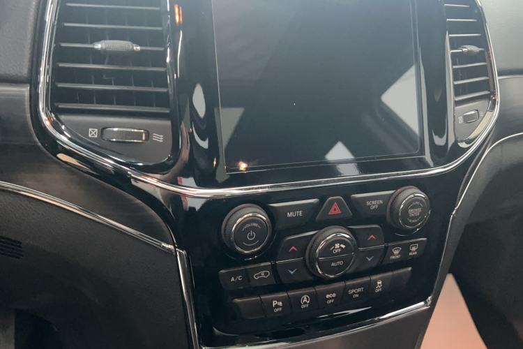 Used Jeep Grand Cherokee 2020 3.0L Elite Navigation Edition Interior 4