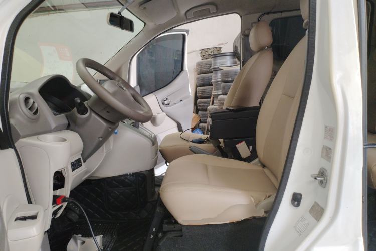 Used Nissan NV200 2014 1.6L CVT Luxury Model China IV Standard