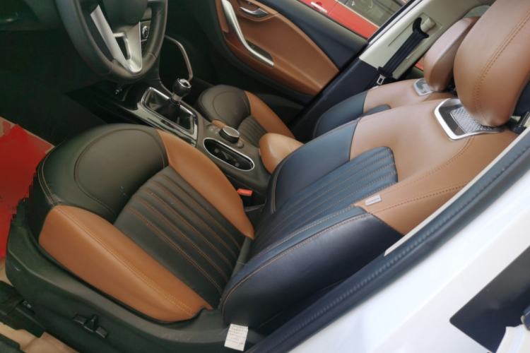 Used Soueast DX7 2015 1.5T Manual Luxury Model