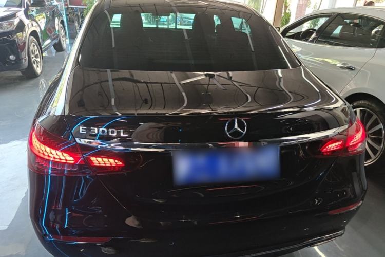 Used Mercedes-Benz E-Class 2022 Second Facelift E 300 L Fashion Edition
