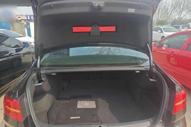 Used Volkswagen Magotan 2017 330TSI DSG Leading Model
